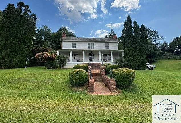 Deal of the Day! On 15 acres in Virginia. C. 1906. $159,000