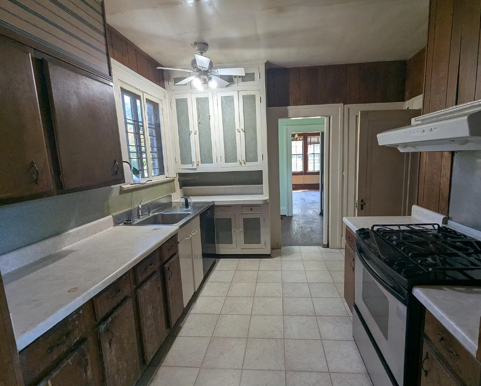 Diamond in the Rough! Circa 1935 in Alabama. $160,000