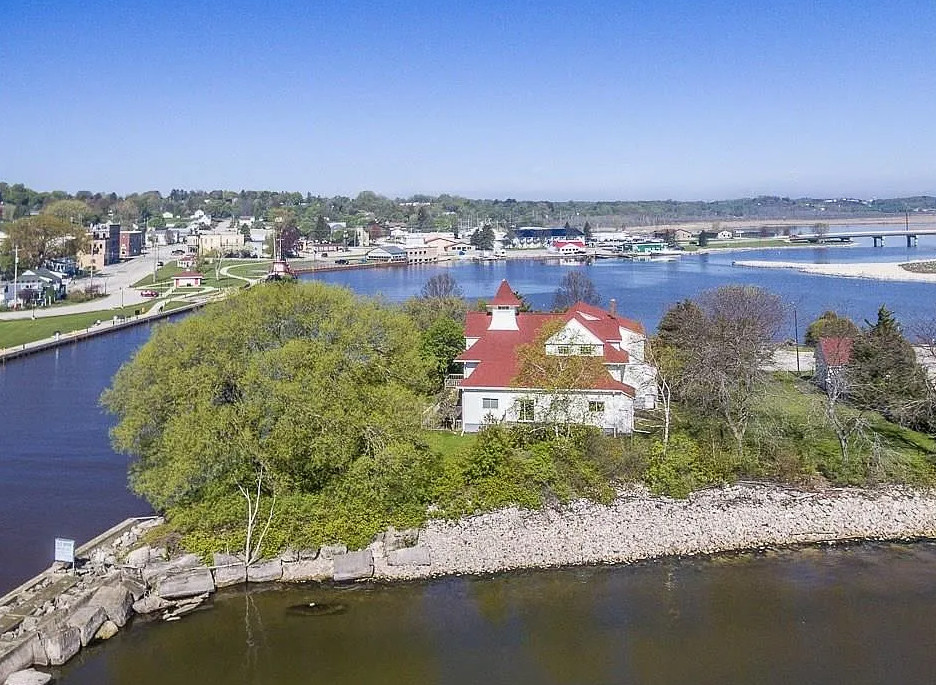 Former Coast Guard Life Saving Station! Circa 1893 in Wisconsin. $649,900