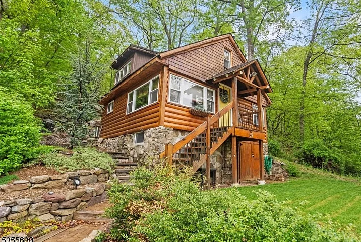 Nice interior! Circa 1950 in New Jersey. $292,888