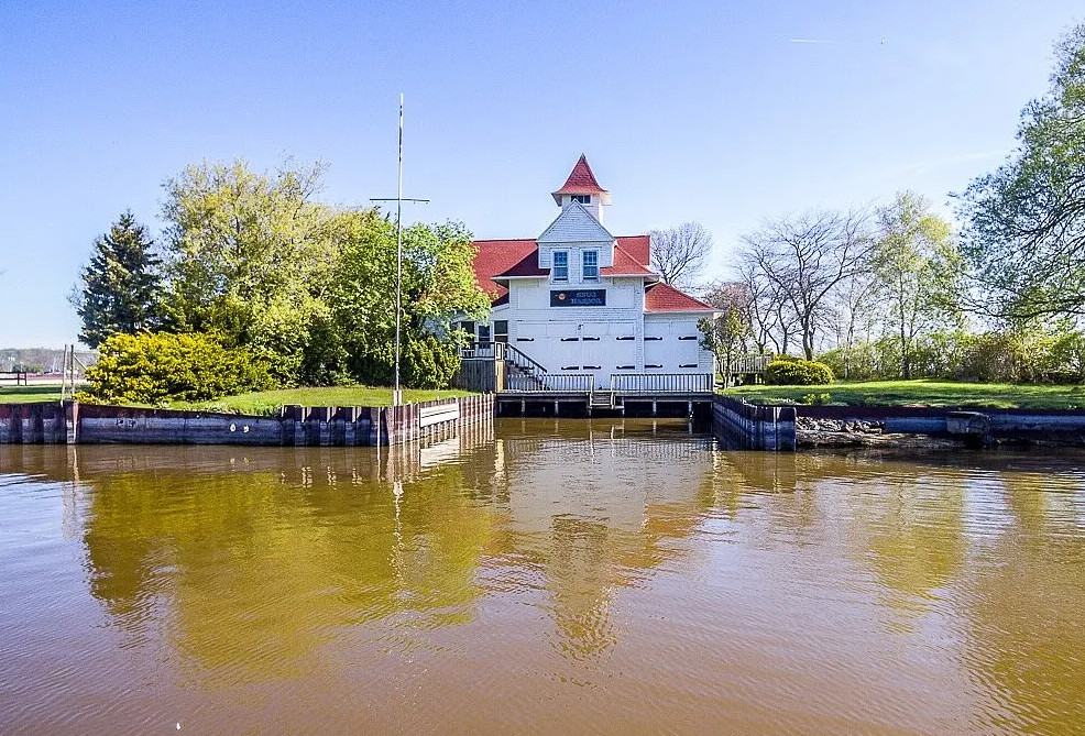 Former Coast Guard Life Saving Station! Circa 1893 in Wisconsin. $649,900