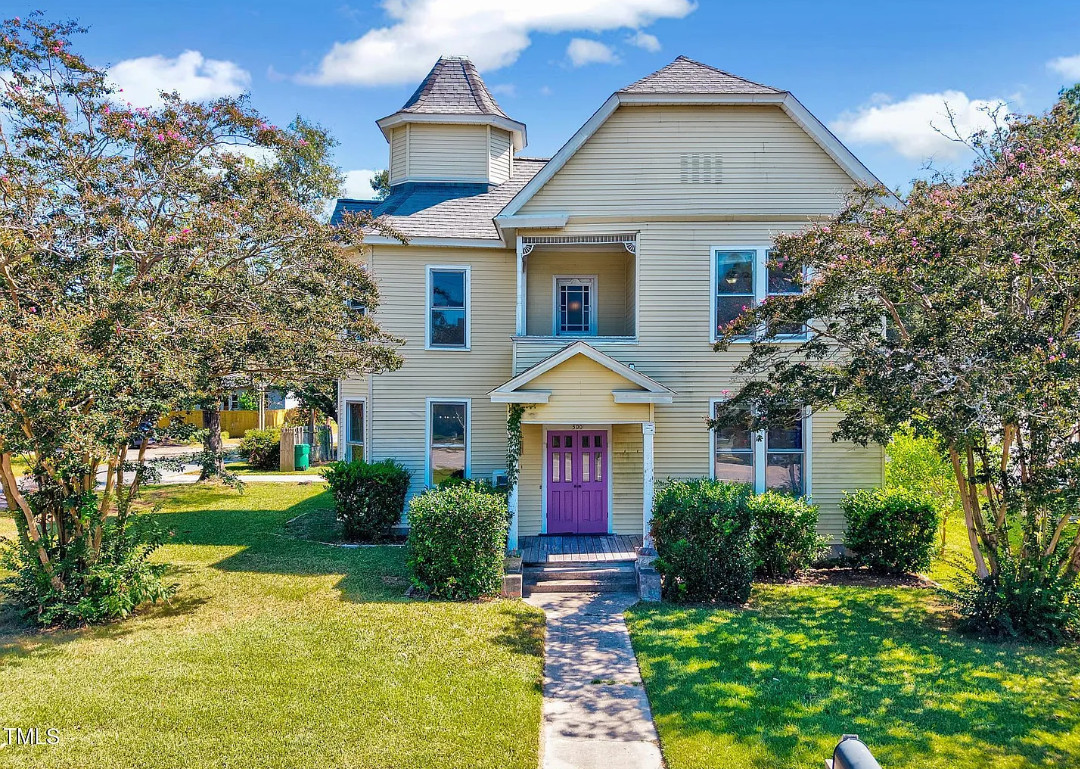Diamond in the Rough! Circa 1905 in North Carolina. $240,000