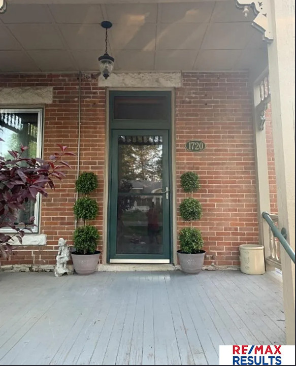 Really pretty! Circa 1890 in Nebraska. $275,000