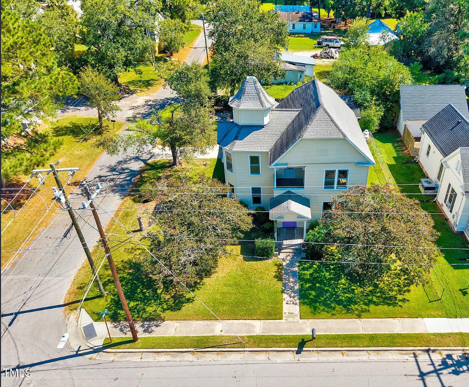 Diamond in the Rough! Circa 1905 in North Carolina. $240,000