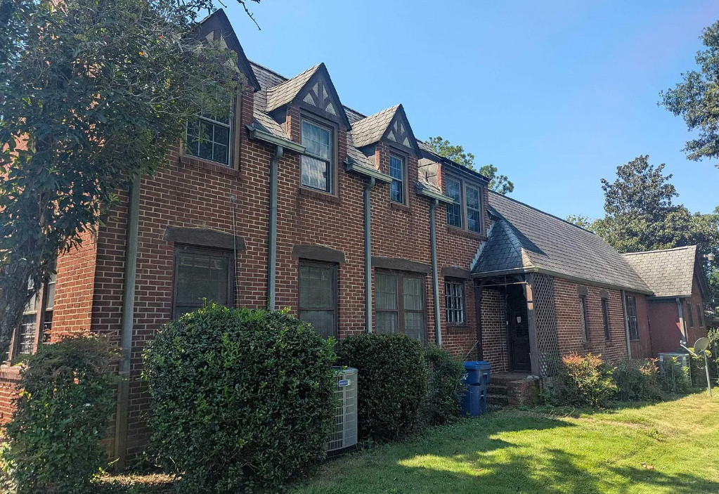 Diamond in the Rough! Circa 1935 in Alabama. $160,000