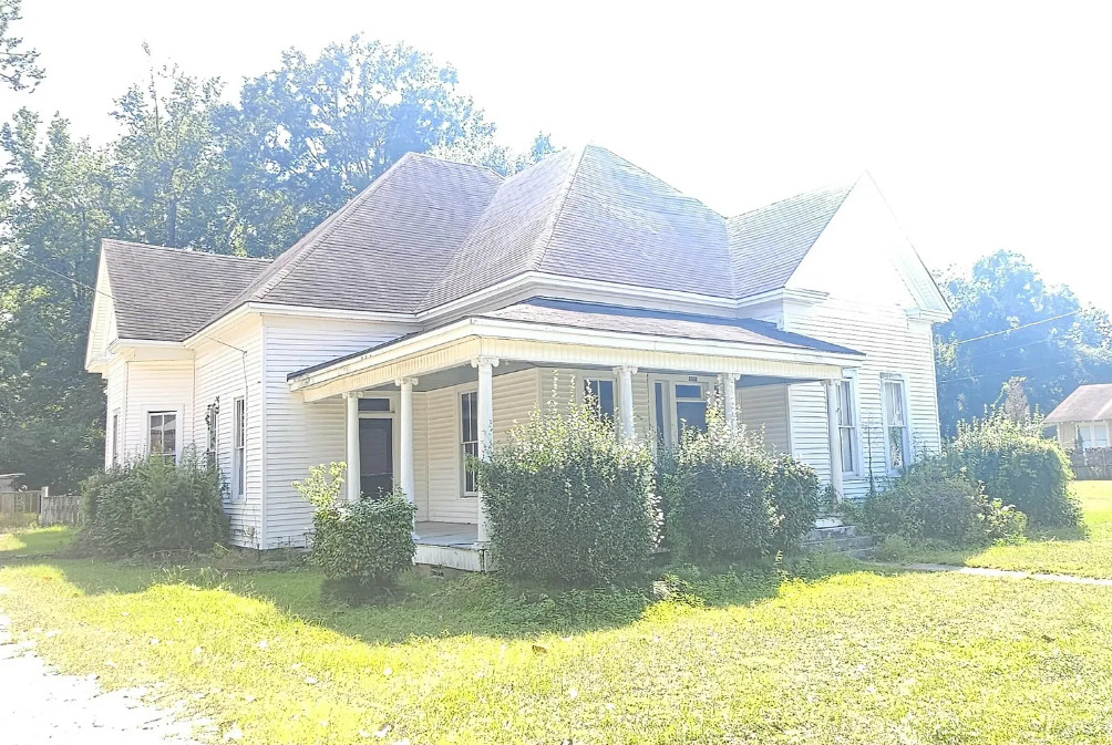 Look inside! $62,000! Original details! C. 1910 in Mississippi.