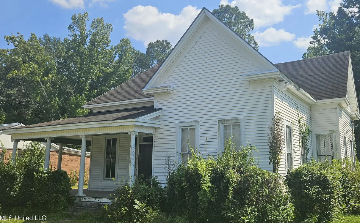 Look inside! $62,000! Original details! C. 1910 in Mississippi.