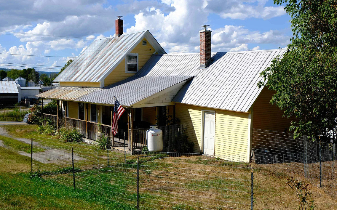 Diamond in the rough in Vermont! Circa 1900. $165,000