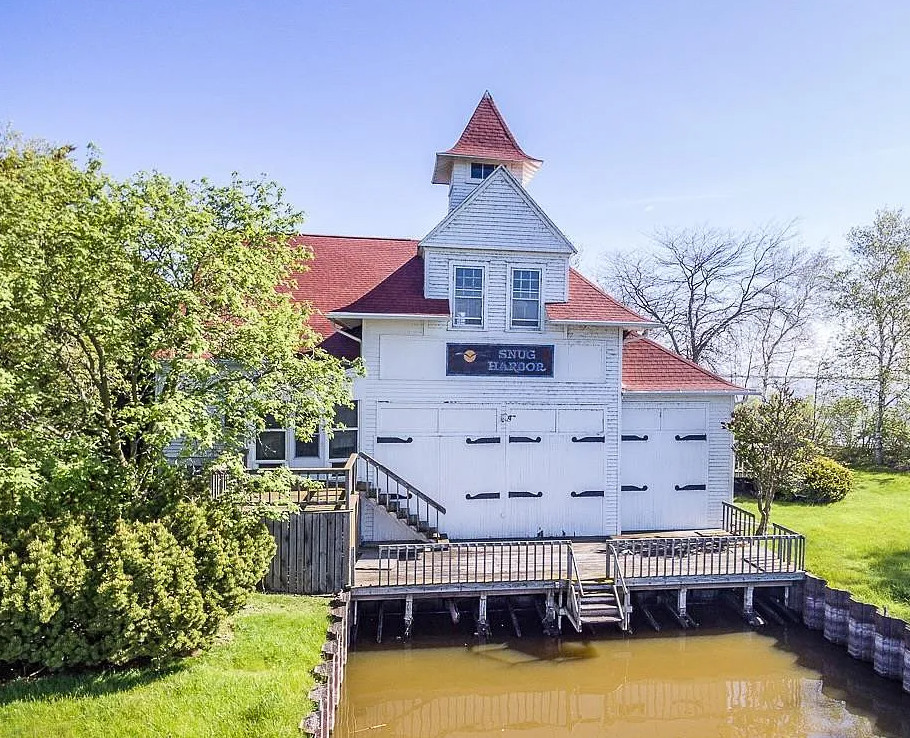 Former Coast Guard Life Saving Station! Circa 1893 in Wisconsin. $649,900