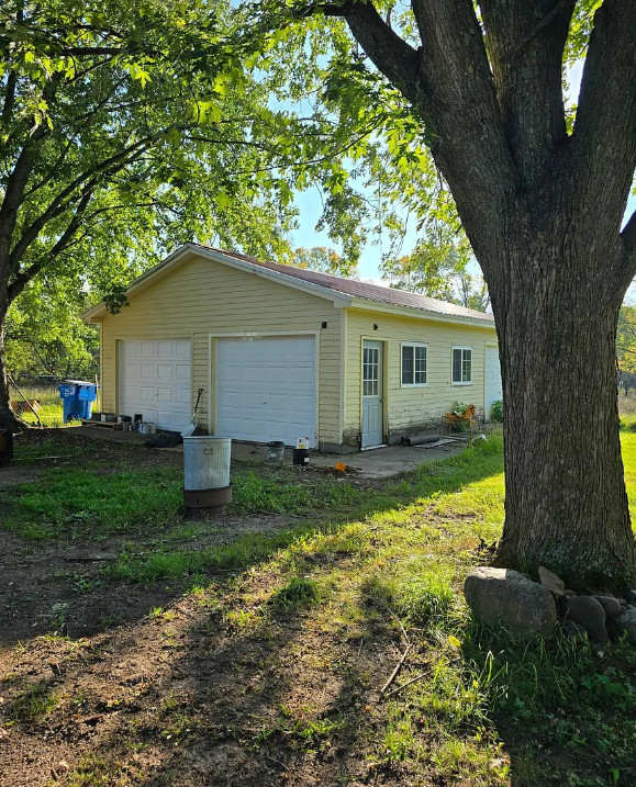 On 20 acres in Minnesota! Love this house and property! $325,000