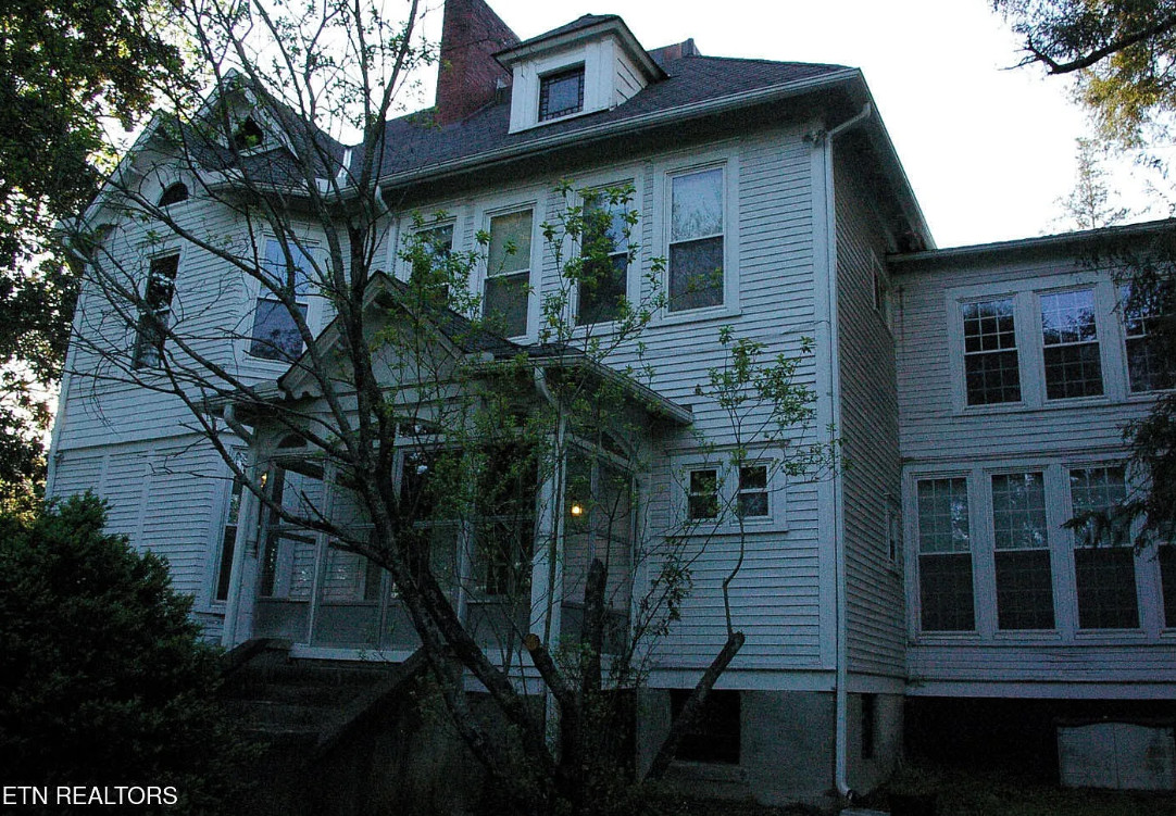 Has a guest house and an enclosed pool! C. 1896. On 1.5 acres in Tennessee. $375,000