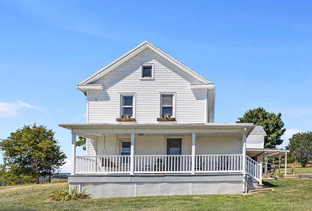 Pretty view and pretty house! Circa 1896. One acre in Virginia. $310,000