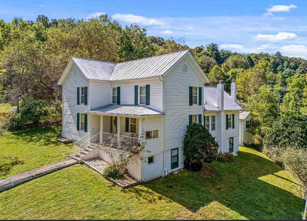Pretty setting and views! On eight acres in Virginia. $315,000