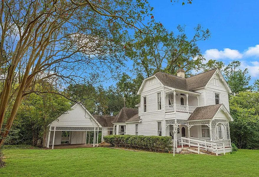 Porch goals! Pretty house! Two acres in Texas. $249,000