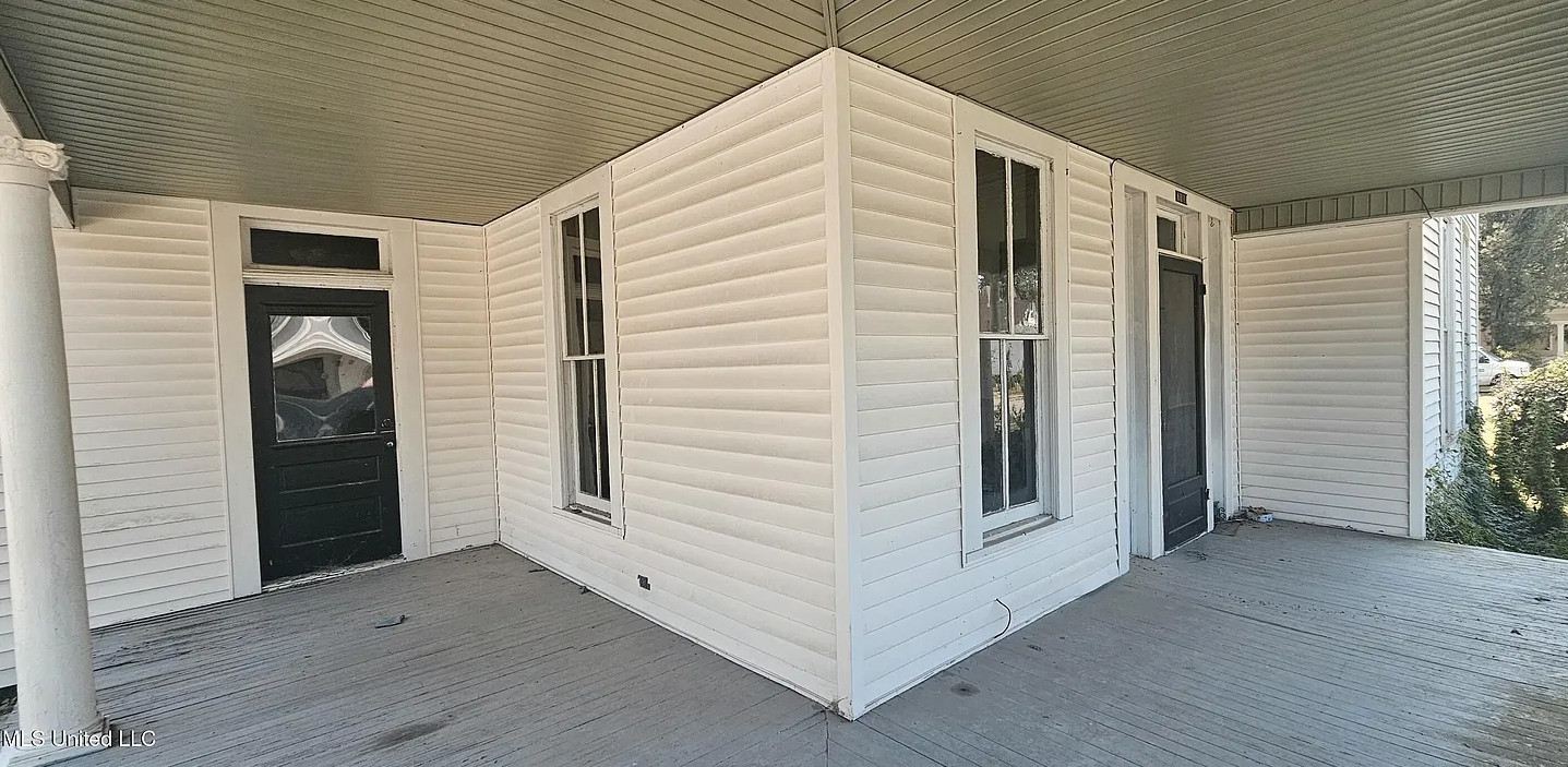 Look inside! $62,000! Original details! C. 1910 in Mississippi.