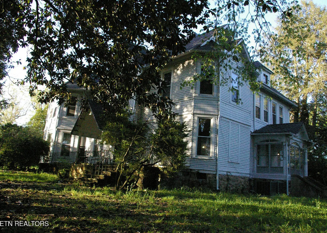 Has a guest house and an enclosed pool! C. 1896. On 1.5 acres in Tennessee. $375,000