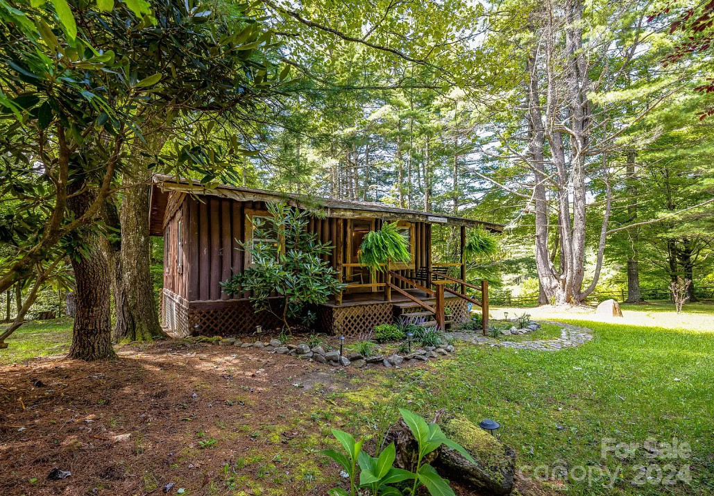 Cute cabin! C. 1946 in North Carolina. $195,000