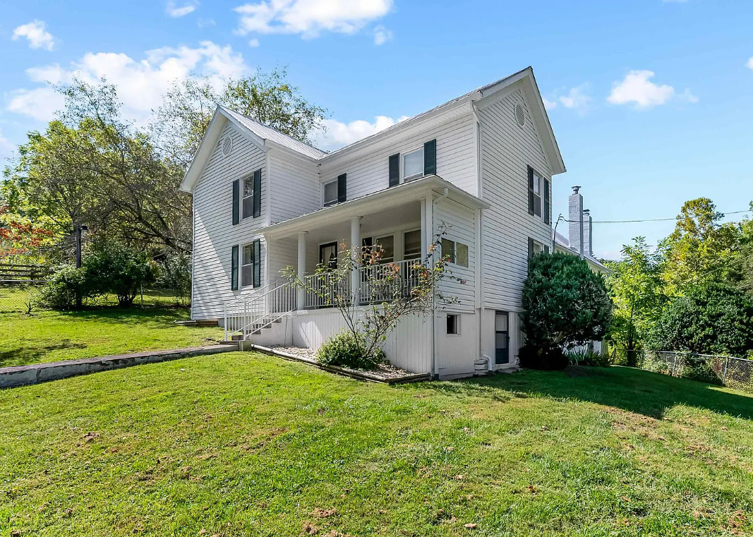 Pretty setting and views! On eight acres in Virginia. $315,000