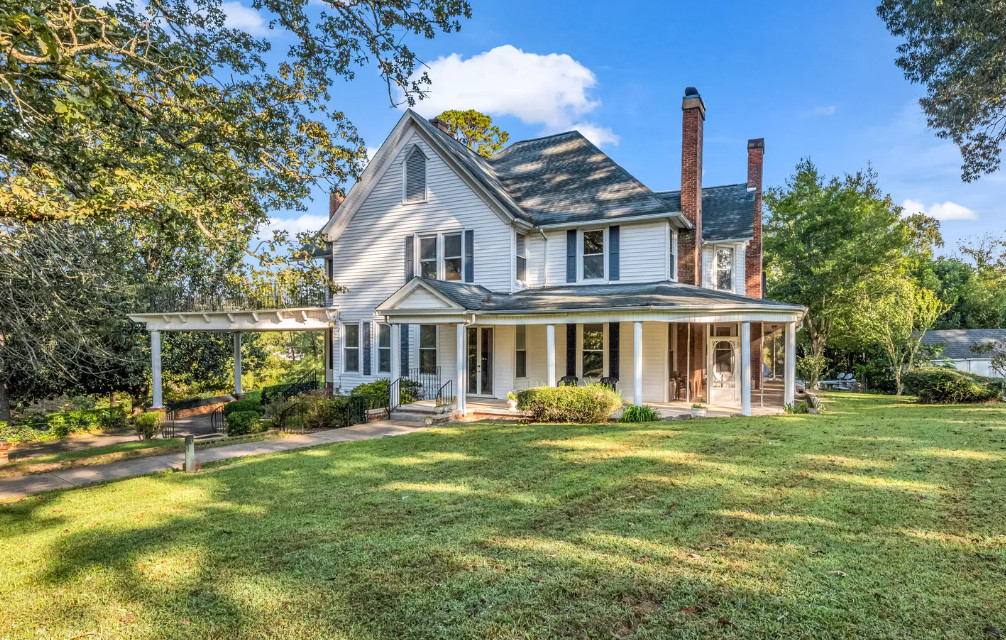 Like a time capsule. Has a pool! 16 acres in North Carolina. $550,000
