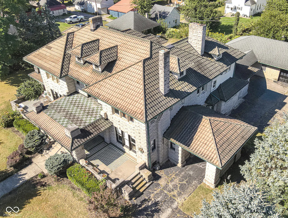 Beautiful exterior! 7 beds/7 baths! Over 11,000 square feet in Indiana. $345,000