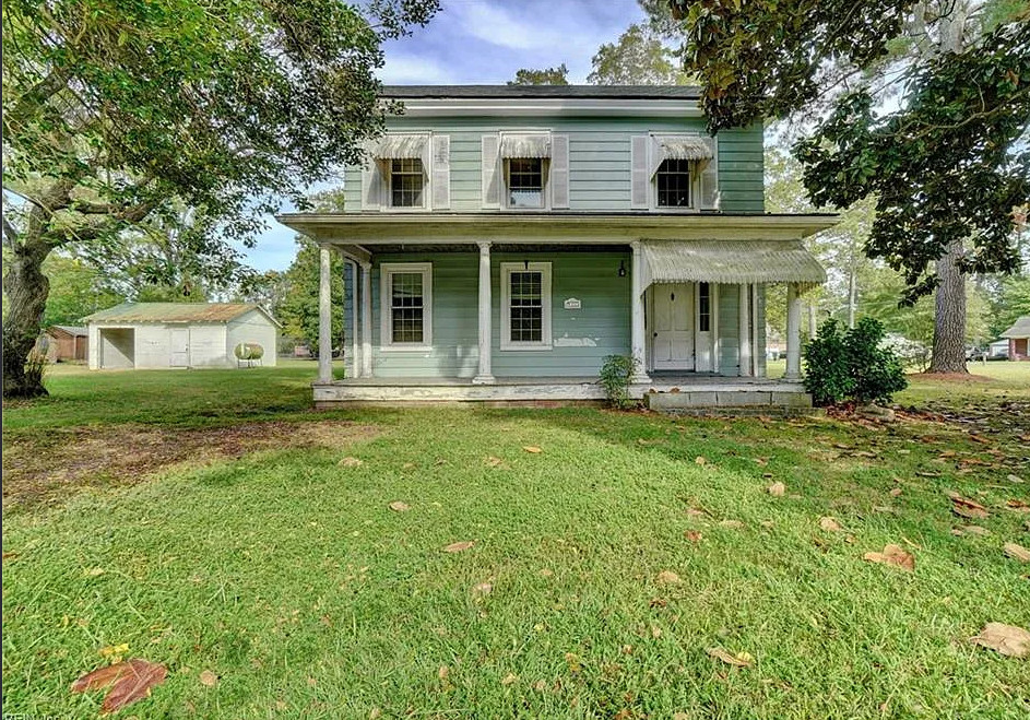 Diamond in the Rough! Almost two acres in Virginia. $169,900