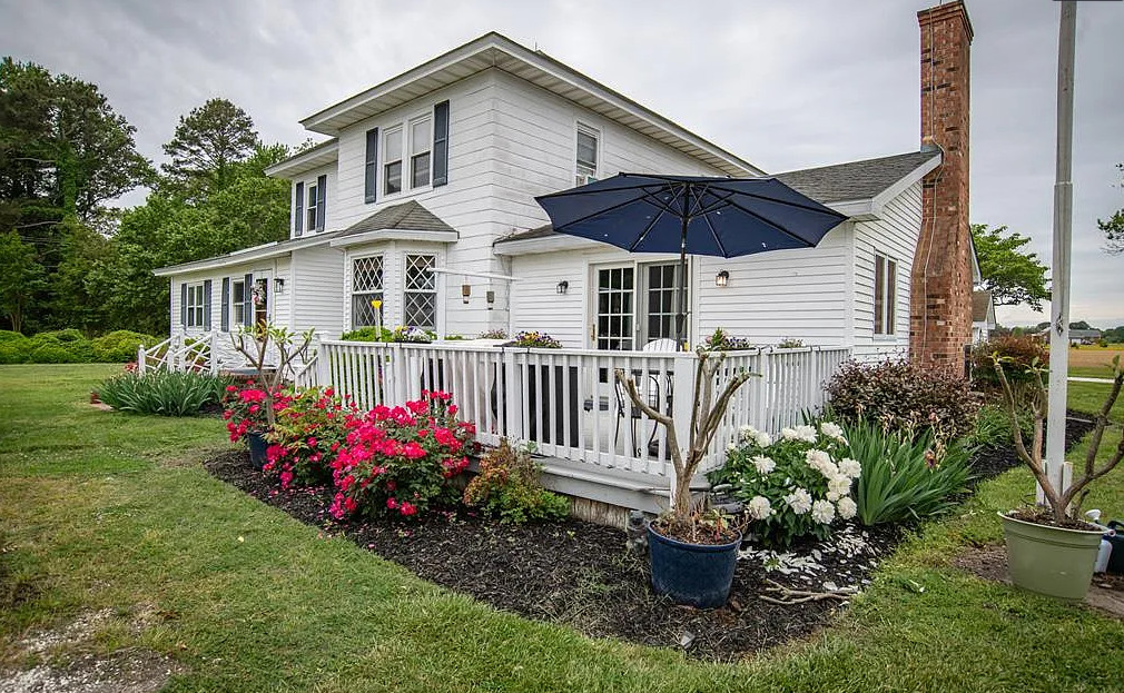 Love the blue bathroom! C. 1900. One acre in Virginia. $359,000
