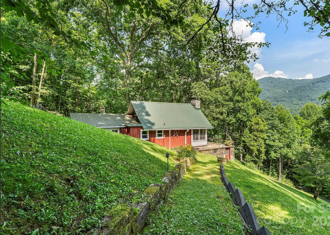 Beautiful setting and scenery! Almost nine acres in North Carolina. $375,000