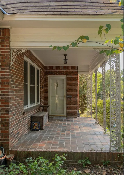 Pretty interior! Circa 1933 in Georgia. $169,000