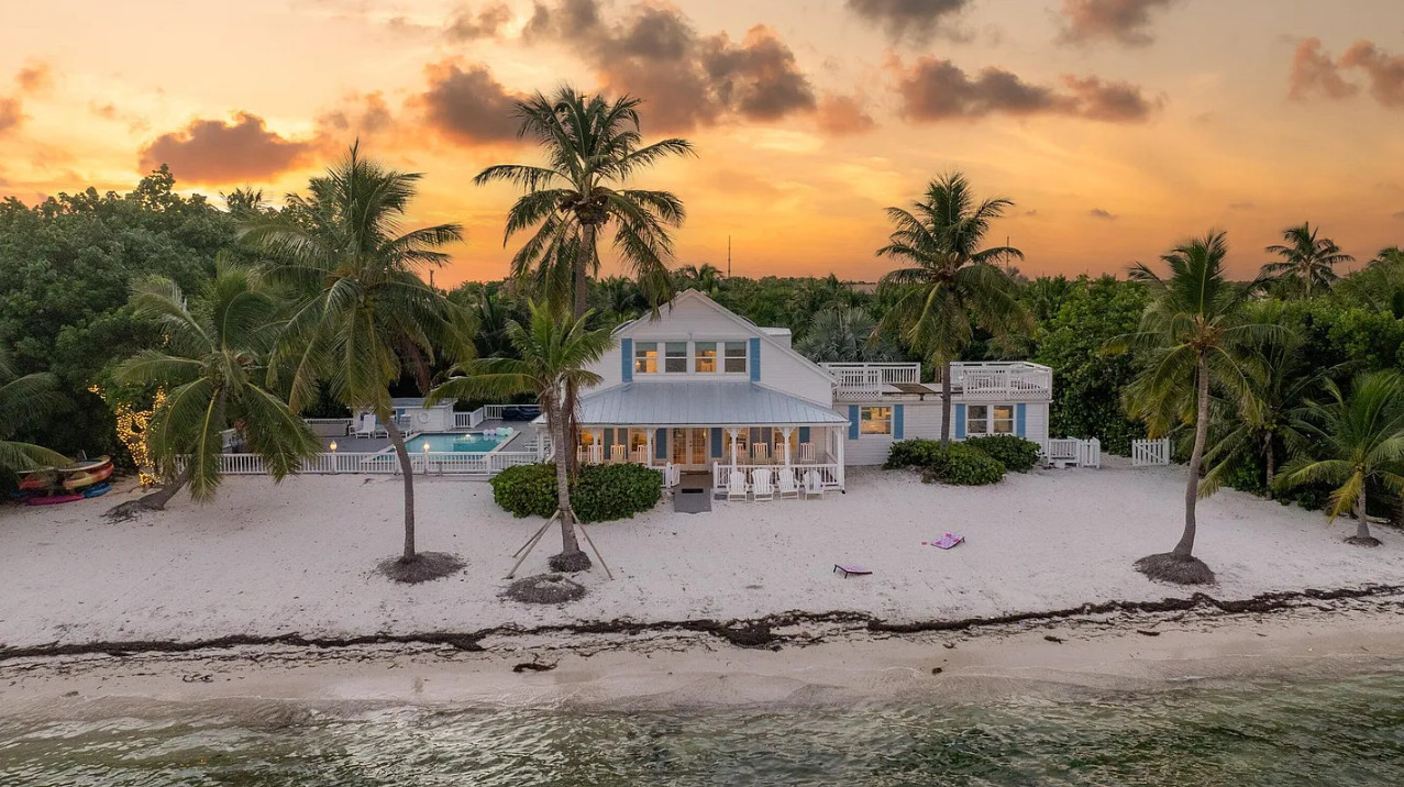 Dream Property Time! “The Last Resort”, C. 1922. Over an acre in Florida. $6,700,000