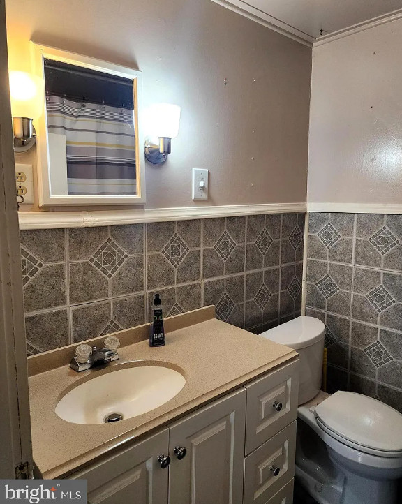 Fixer upper alert! Circa 1910 in Maryland. $99,900