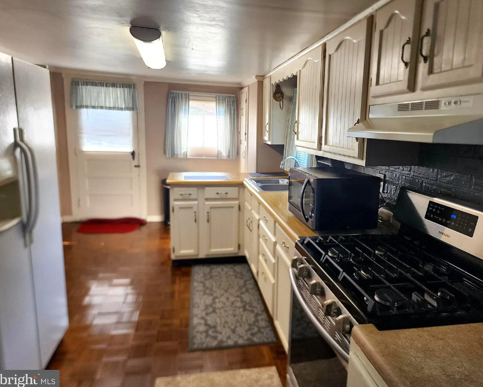 Fixer upper alert! Circa 1910 in Maryland. $99,900