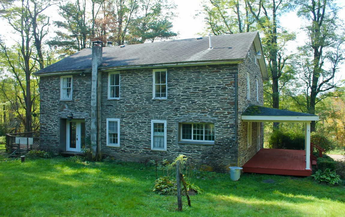 Deal of the Day! C. 1860. On 5 1/2 acres in New York. $175,000