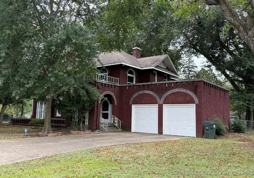Unique staircase! Circa 1900 in Oklahoma. $250,000