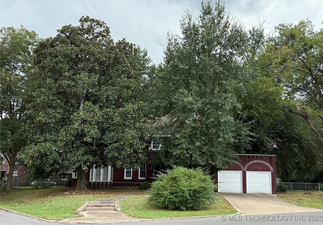 Unique staircase! Circa 1900 in Oklahoma. $250,000