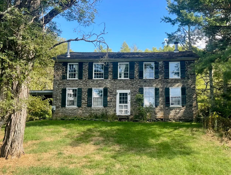 Deal of the Day! C. 1860. On 5 1/2 acres in New York. $175,000