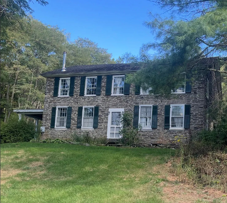 Deal of the Day! C. 1860. On 5 1/2 acres in New York. $175,000