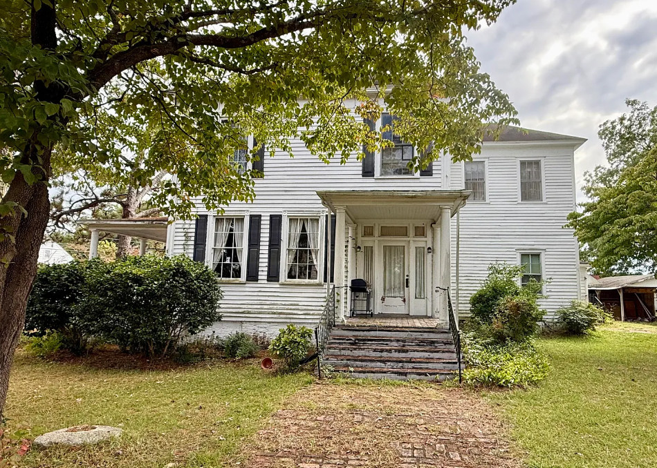 Diamond in the Rough! Circa 1853 in North Carolina. $129,500