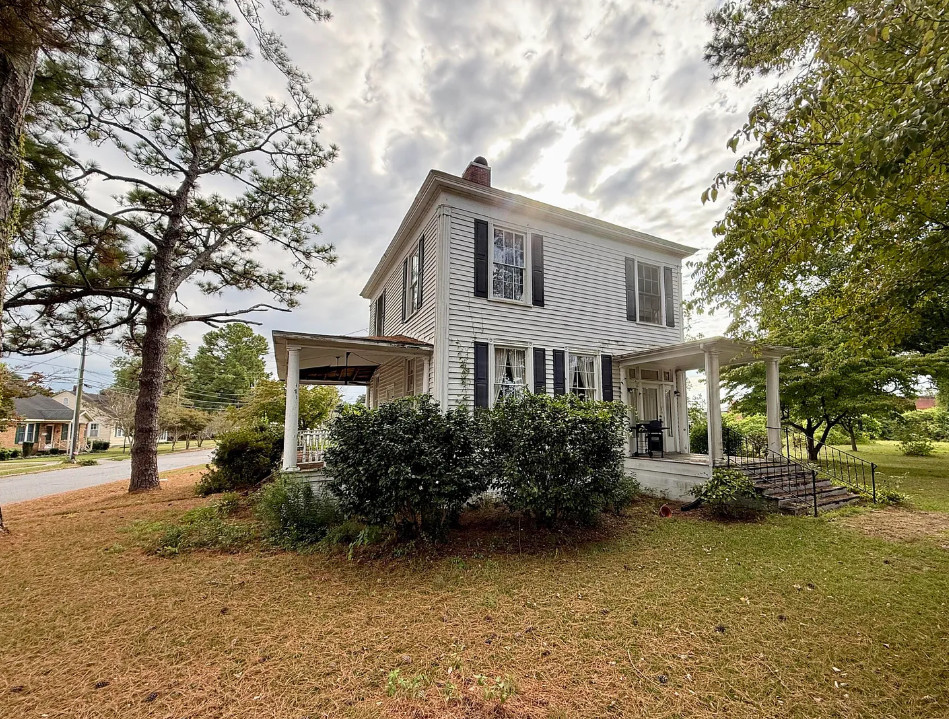 Diamond in the Rough! Circa 1853 in North Carolina. $129,500