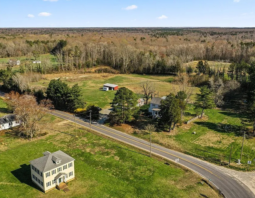 Circa 1783! Historic Bagby House. Has a guest cottage. On 11 acres in Virginia. $485,000