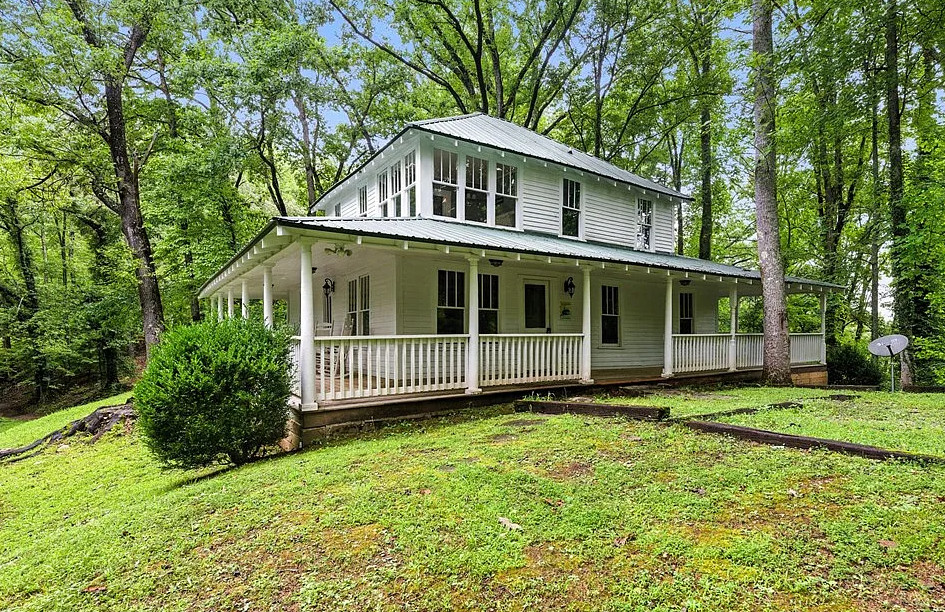 Porch goals! Circa 1930. Almost an acre in North Carolina. $385,000