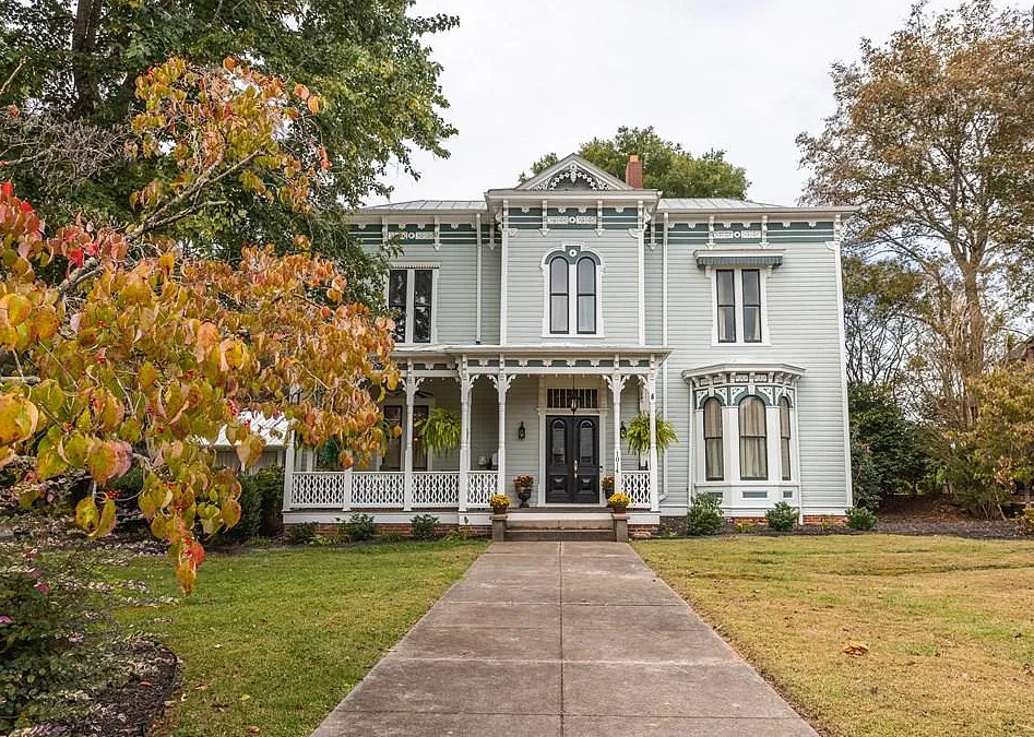Beautiful details inside! The Vaughan House, C. 1888. One acre in Virginia. $398,500