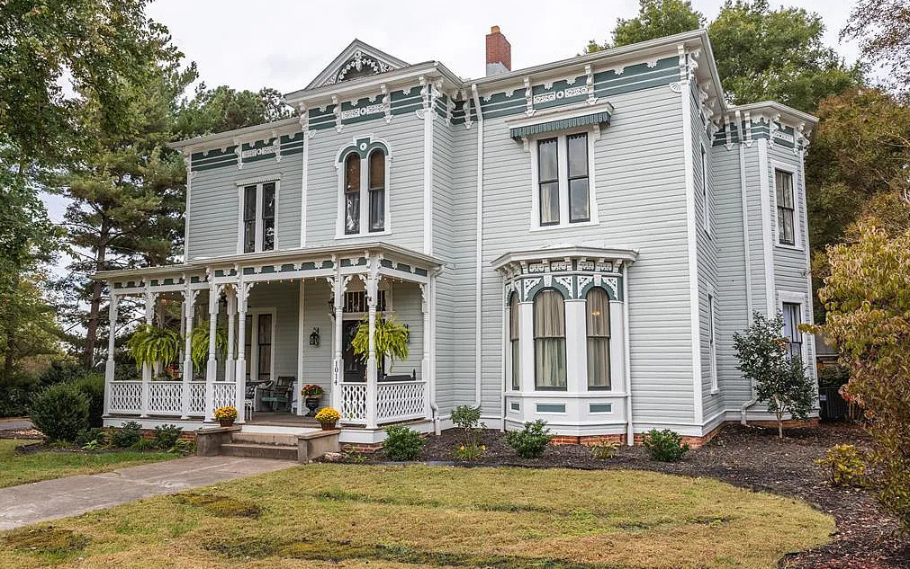 Beautiful details inside! The Vaughan House, C. 1888. One acre in Virginia. $398,500