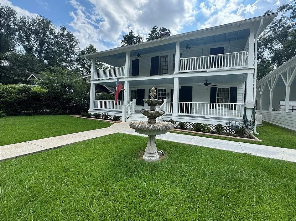 Double porch love! Circa 1890 in Louisiana. $270,000