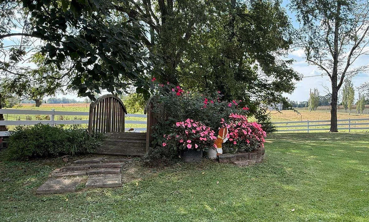 Former girls college! Over seven acres in Kentucky. $309,900