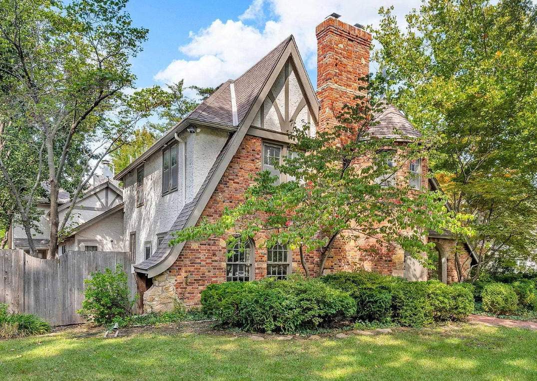 A Westboro Castle, Circa 1930 in Kansas. $379,900