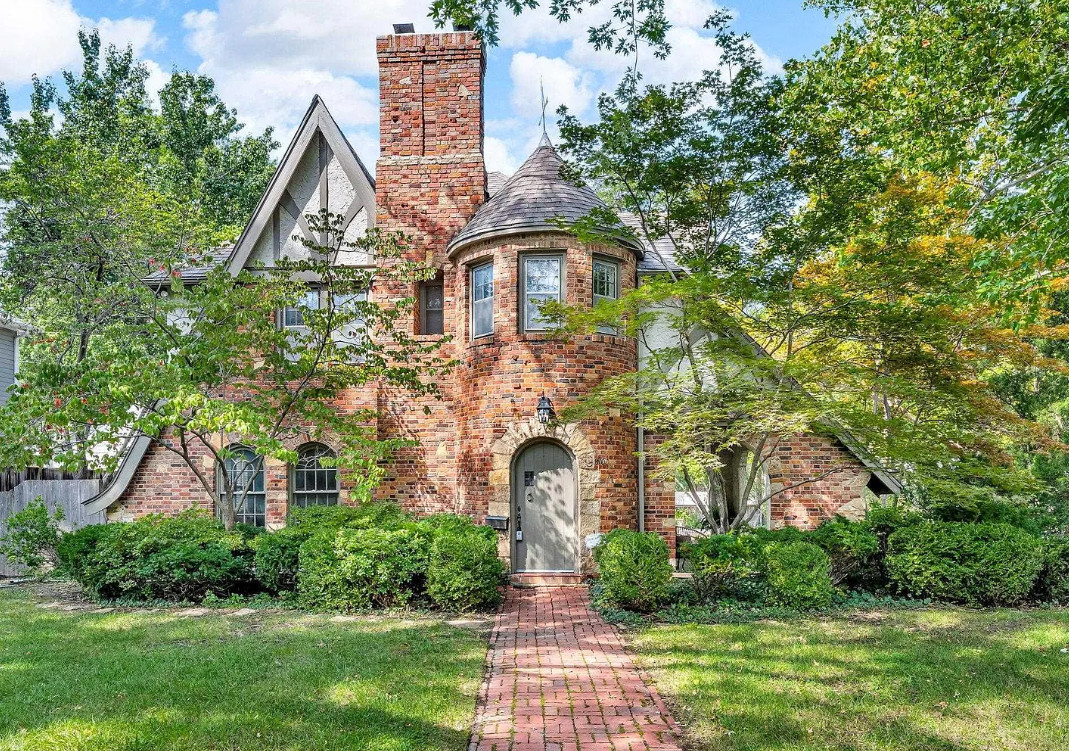 A Westboro Castle, Circa 1930 in Kansas. $379,900