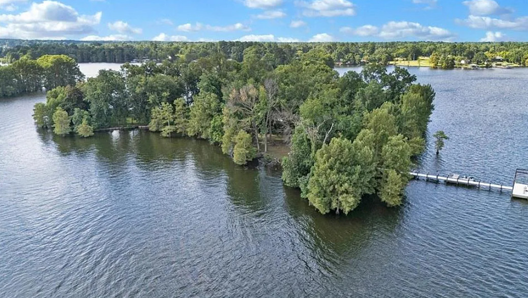 Island time in Louisiana! First time this has been offered! $895,000