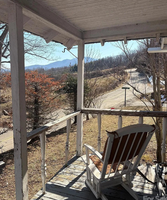 Great vacation spot in Burnsville, North Carolina! Circa 1940. $139,900