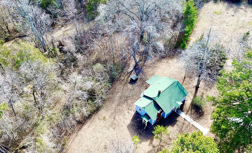 Private setting! Three acres in Virginia. C. 1947. $185,000