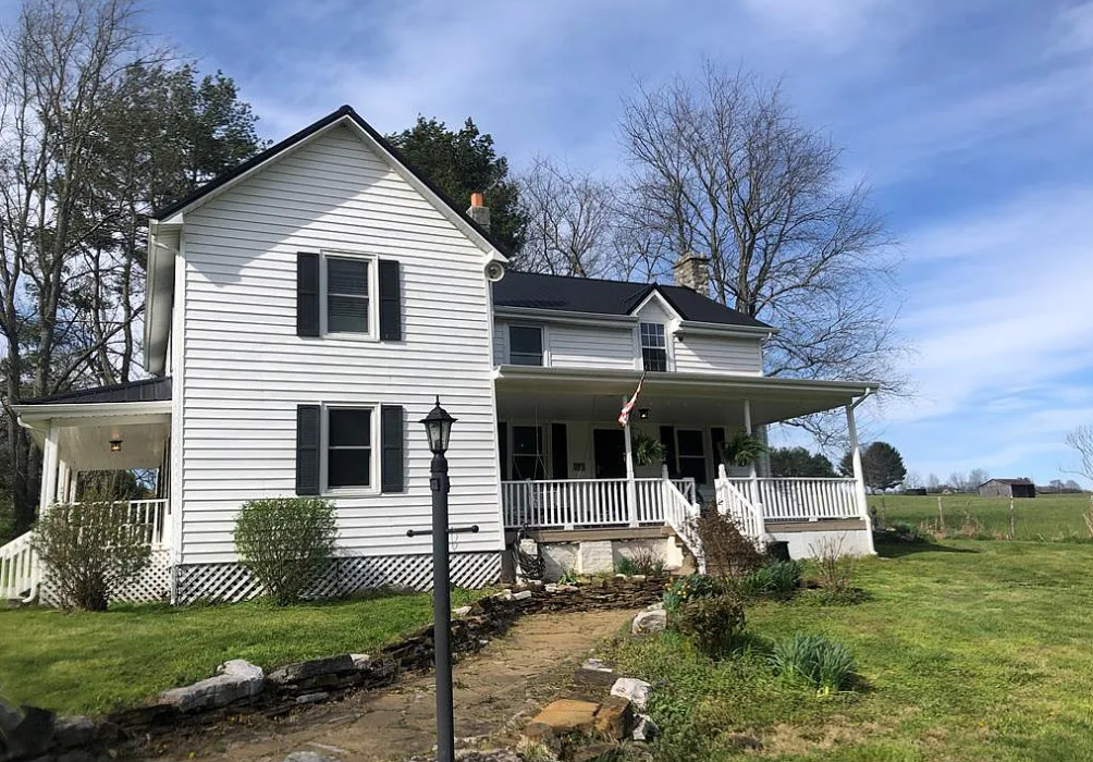 Love this! Beautiful area! Circa 1797 in Virginia. $369,900